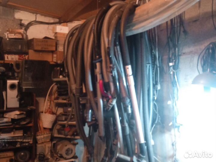 Пылесос: шланги, щётки, трубки