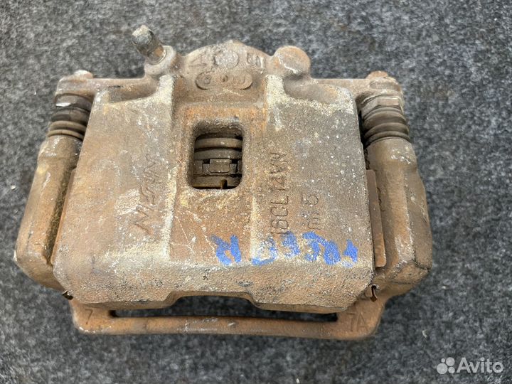 Суппорт тормозной передний правый honda freed