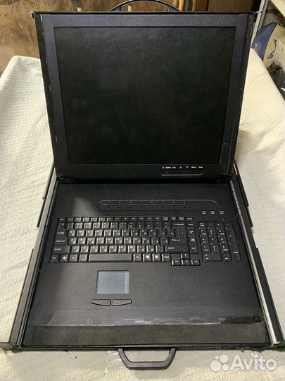 8-портовая квм-консоль