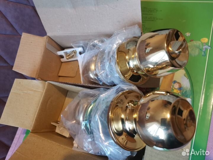 Дверные ручки золото