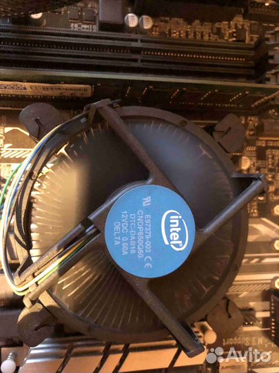 Материнская плата с процессором