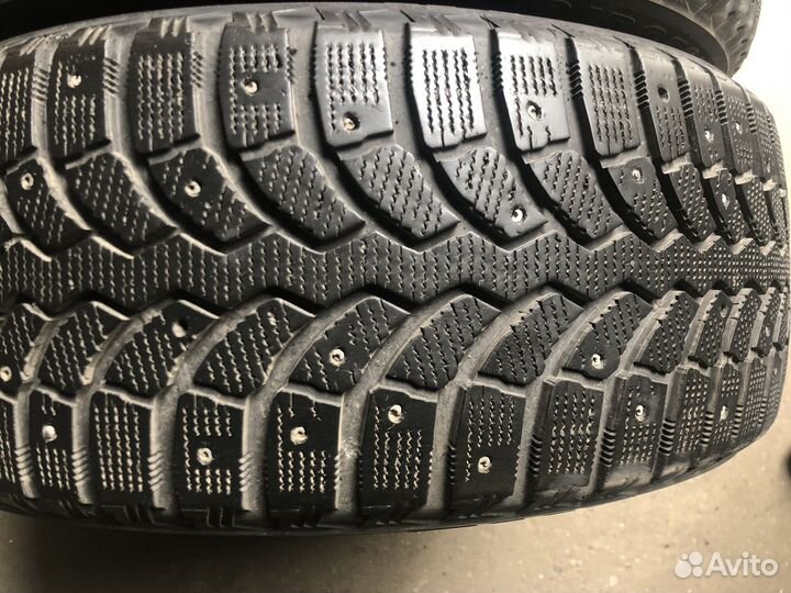 Bridgestone Blizzak Spike-01 205/55 R16