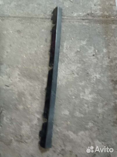 Audi q5 центральная планка бампера