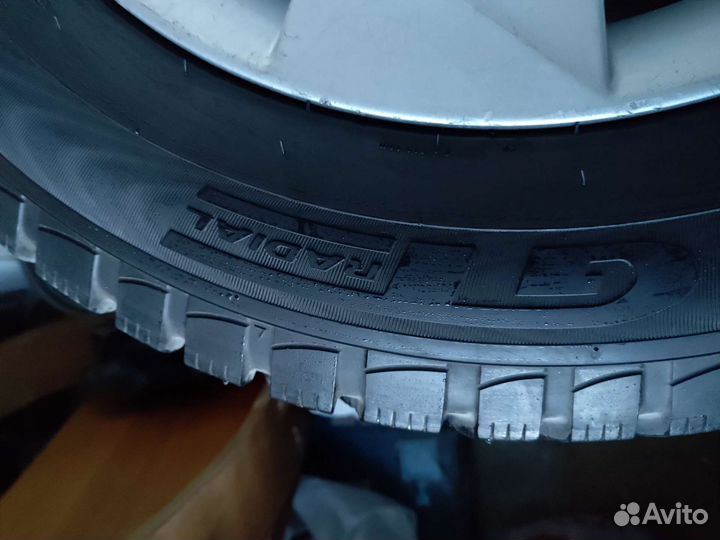 GT Radial Champiro IcePro 215/60 R16 95T