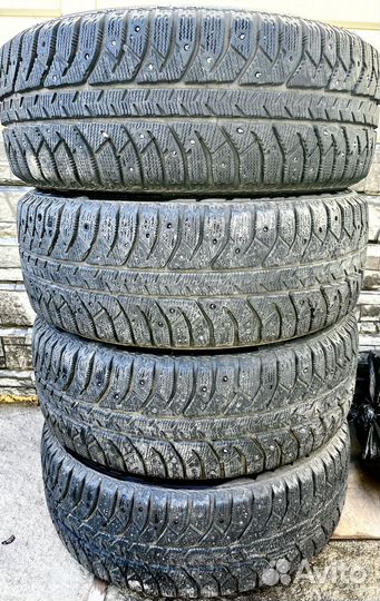 Bridgestone Ice Cruiser 7000S 205/55 R16 91T