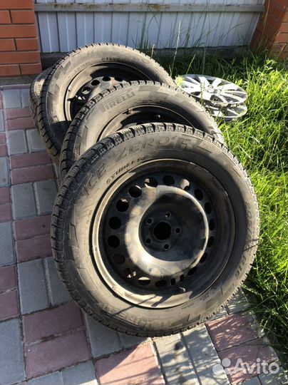 Pirelli Ice Zero FR 205/60 R16