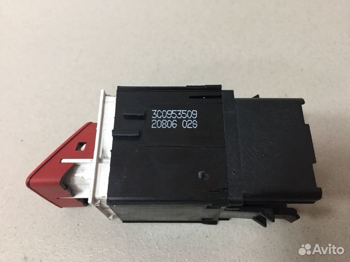 Кнопка аварийной сигнализации VW Passat B6 / CC