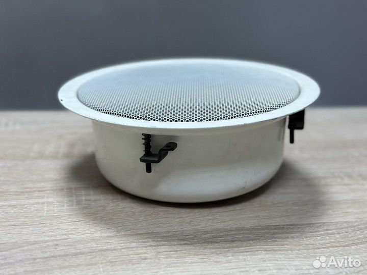 Всепогодная встраиваемая колонка Jamo Outdoor