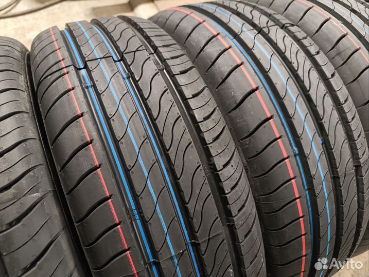 Viatti Strada 2 (V-134) 195/65 R15 95V