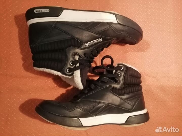 Кроссовки женские зимние Reebok 37,5 в хор сост