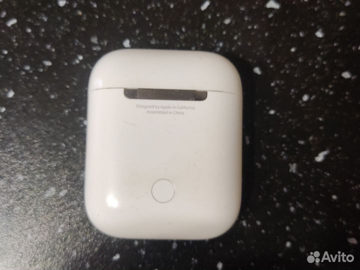 Кейс для зарядки наушников