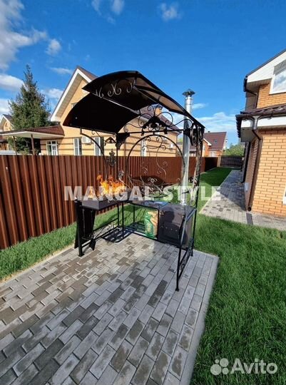 Мангал с крышей