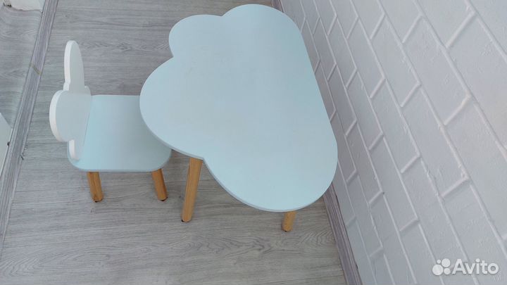 Детский стол и стул