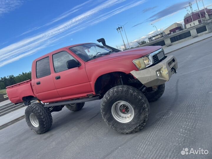 Toyota Hilux 2.4 МТ, 1996, 274 000 км