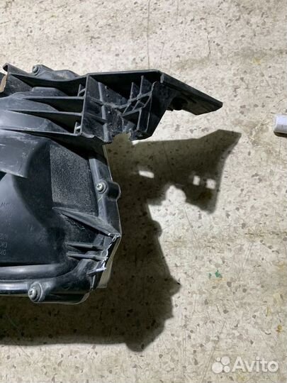 Фара Toyota Hilux