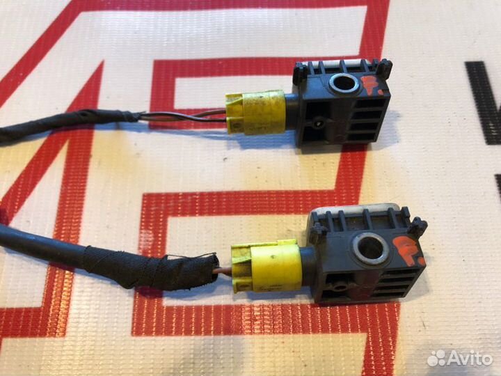 Датчик удара SRS AirBag передний Mercedes R-Class