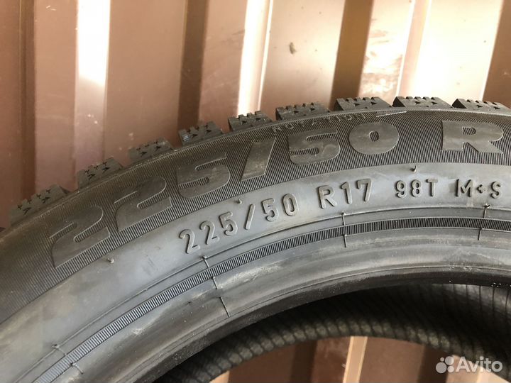 Pirelli Formula Ice 225/50 R17 98T