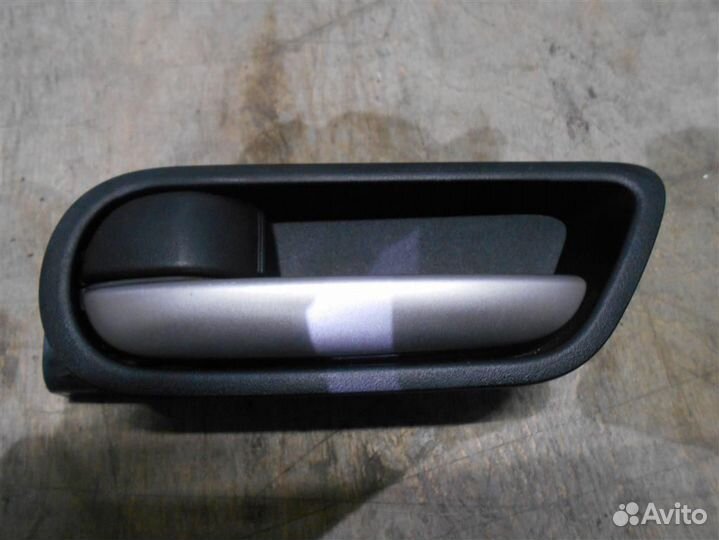 Ручка двери задней внутренняя левая от Mazda Mazd