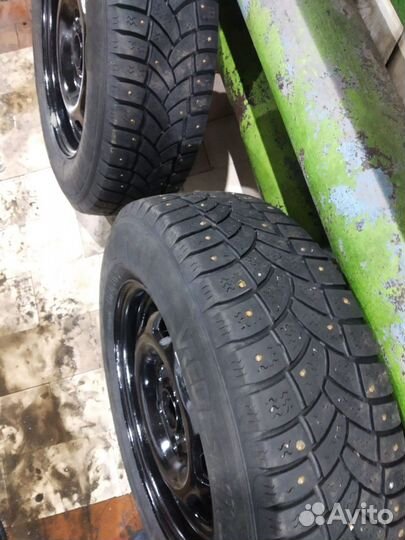 Покрышки Vredestein 195/70 R15 C на дисках