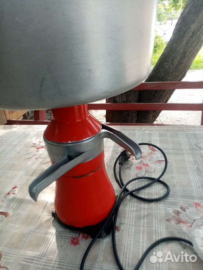 Сепаратор для молока электрический