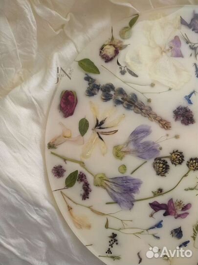 Поднос из эпоксидной смолы с цветами