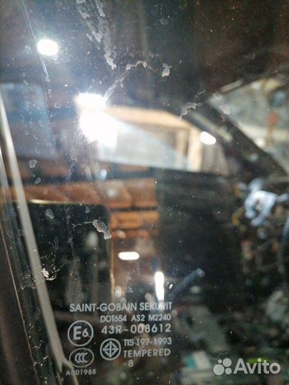 Стекло переднее правое Mazda 3 BK 1.6 2003-2009