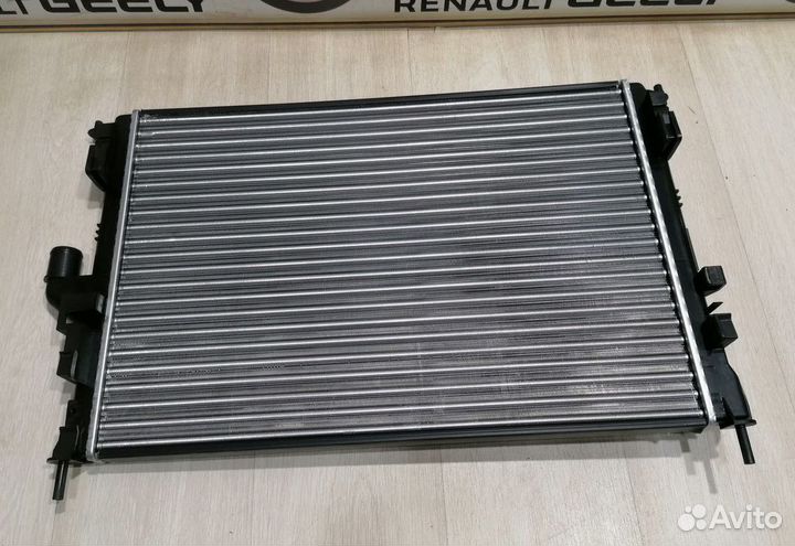 Радиатор охлаждения двигателя основной Renault san