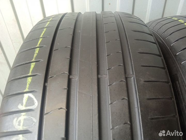 Pirelli P Zero S.C. 245/40 R19