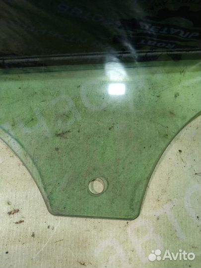 Стекло боковое заднее левое Ford Focus 3 1.6