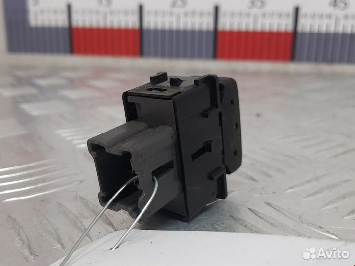 Кнопка обогрева сидений Nissan Pathfinder R51 2007