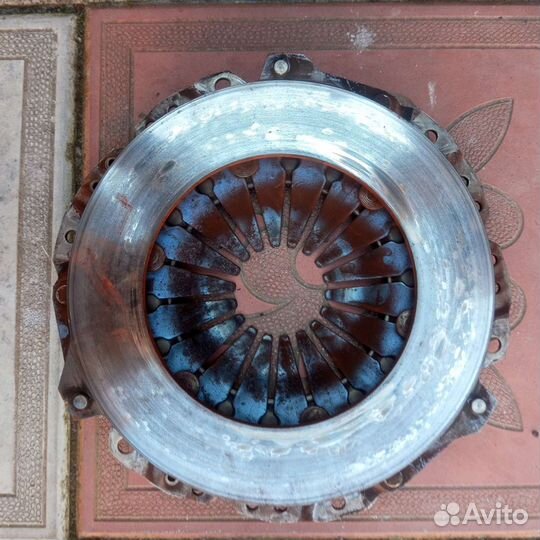 Комплект сцепления с выжимным 1.8 Opel Zafira B