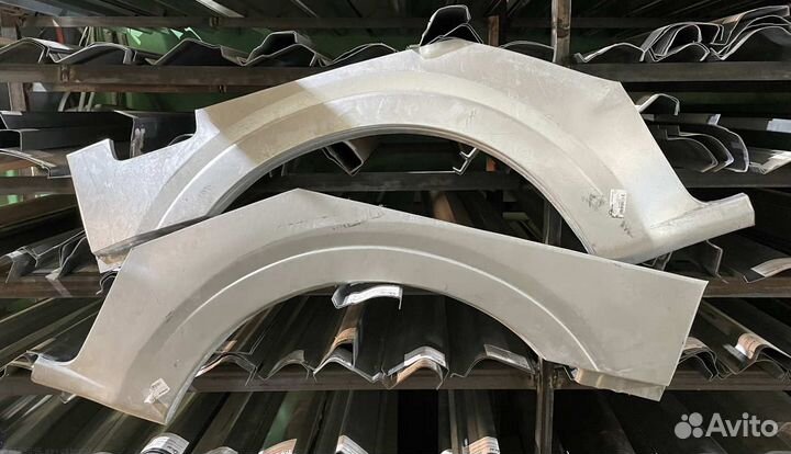 Арка левая Mitsubishi Pajero 3 1999-2006 3дв