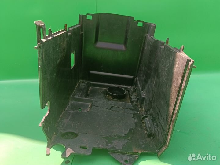 Кожух аккумулятора для Mazda 3 2003-2009