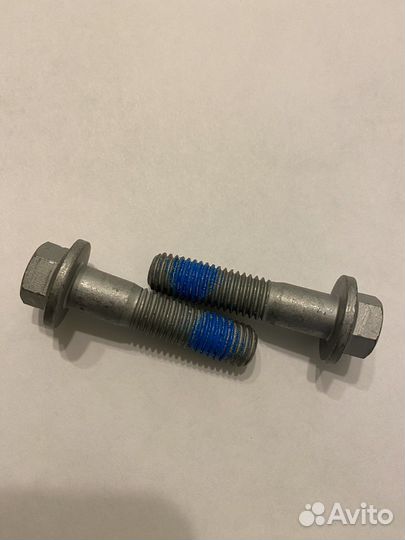 Болт переднего амортизатора