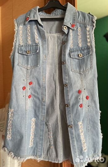 Джинсовая жилетка