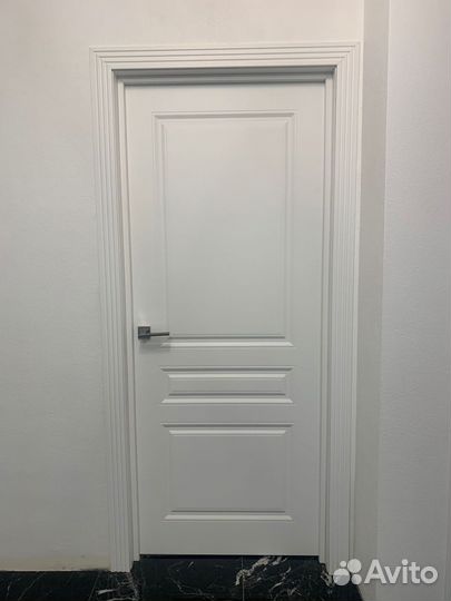 Двери межкомнатные с коробкой новые из массива