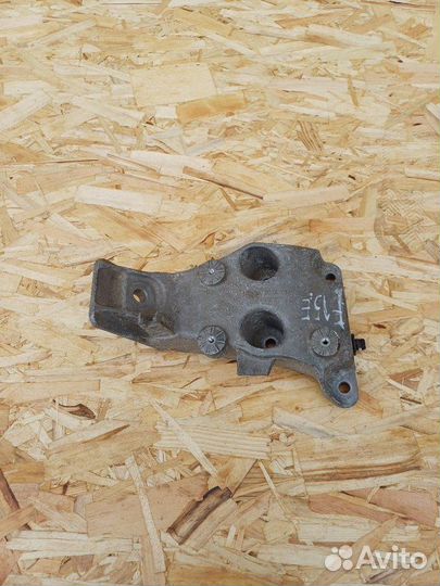 Кронштейн двигателя левый Bmw X5 F15 N20B20 2017