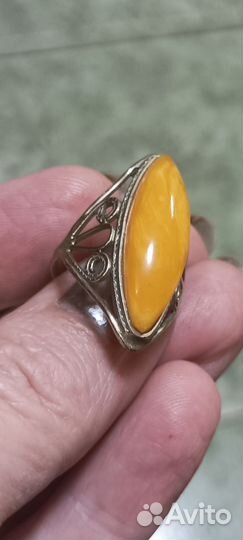 Кольцо с янтарём р. 17,5