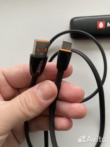 Кабель USB-C, модем и фонарь