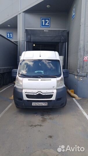 Водитель на своем авто