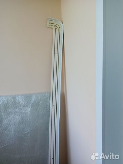 Карниз потолочный трёхрядный