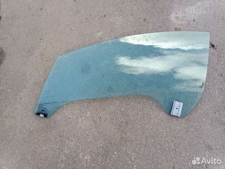 Стекло двери Peugeot 307 кабриолет