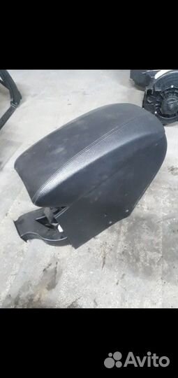 Подлокотник Hyundai Sonata VI