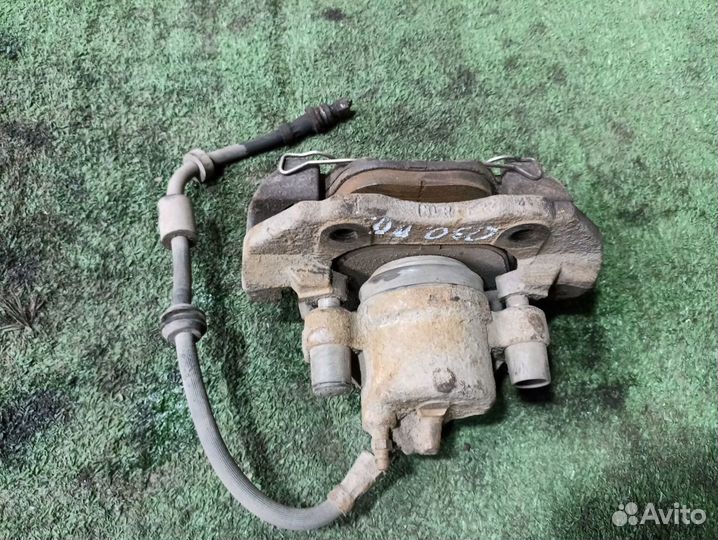 Суппорт тормозной передний правый Ford Focus II (2