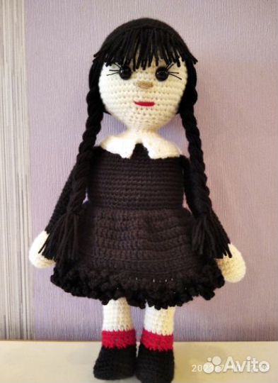 Вязанная кукла Уэнсдей