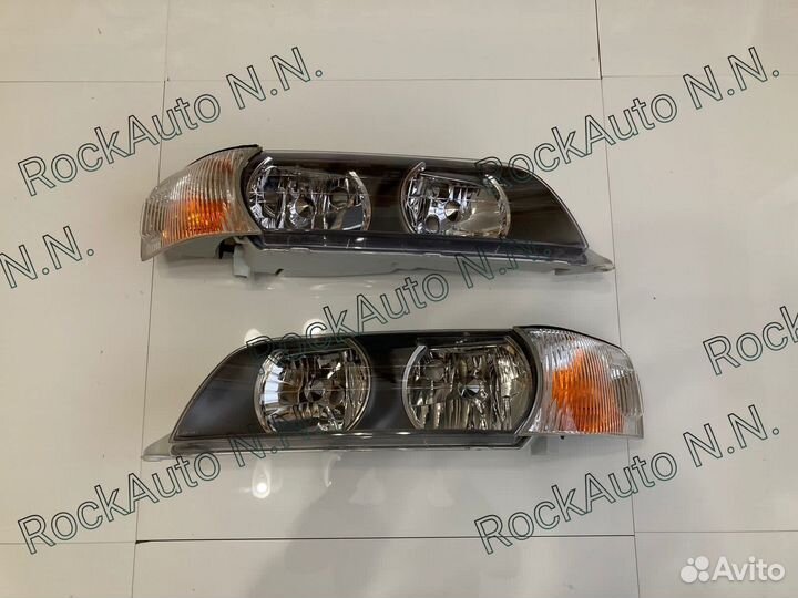 Фара (комплект) Toyota Chaser (1996-2001)