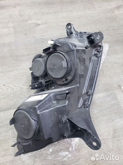 Фара передняя левая Renault Logan 2