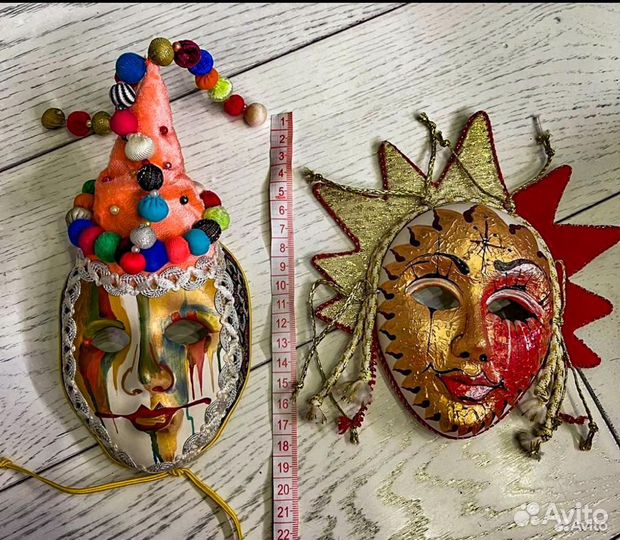 Маски ручной работы, подвески декоративные
