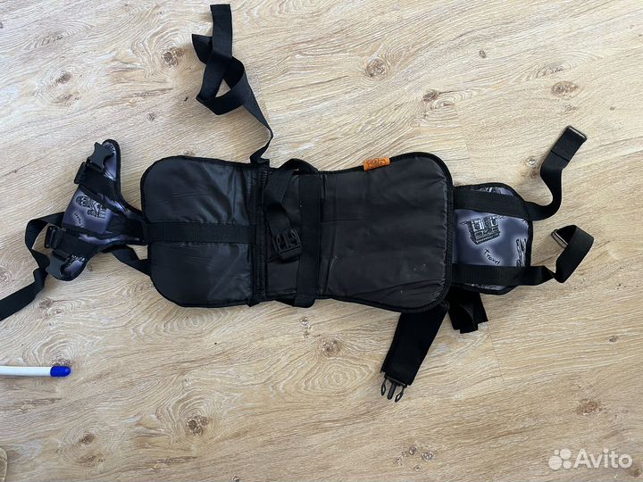 Автомобильное детское кресло бескаркасное