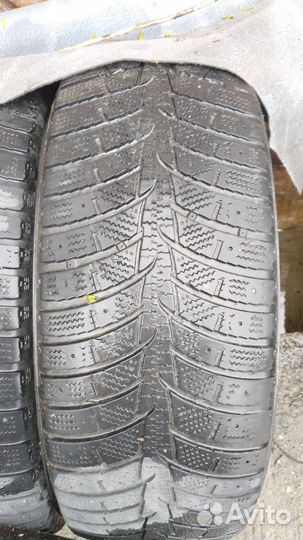 Laufenn I Fit Ice LW 71 215/65 R16 98T